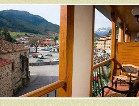 Apartamentos Brisas Del Deva ซานตานเดร์ ภายนอก รูปภาพ